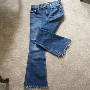 MOTHER Weekender Fray Hem Jeans